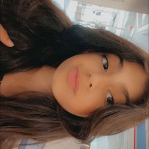 Meet your Posher, Thais